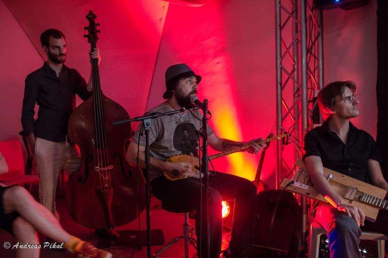 11138500_722671167855594_4265474839485369346_n