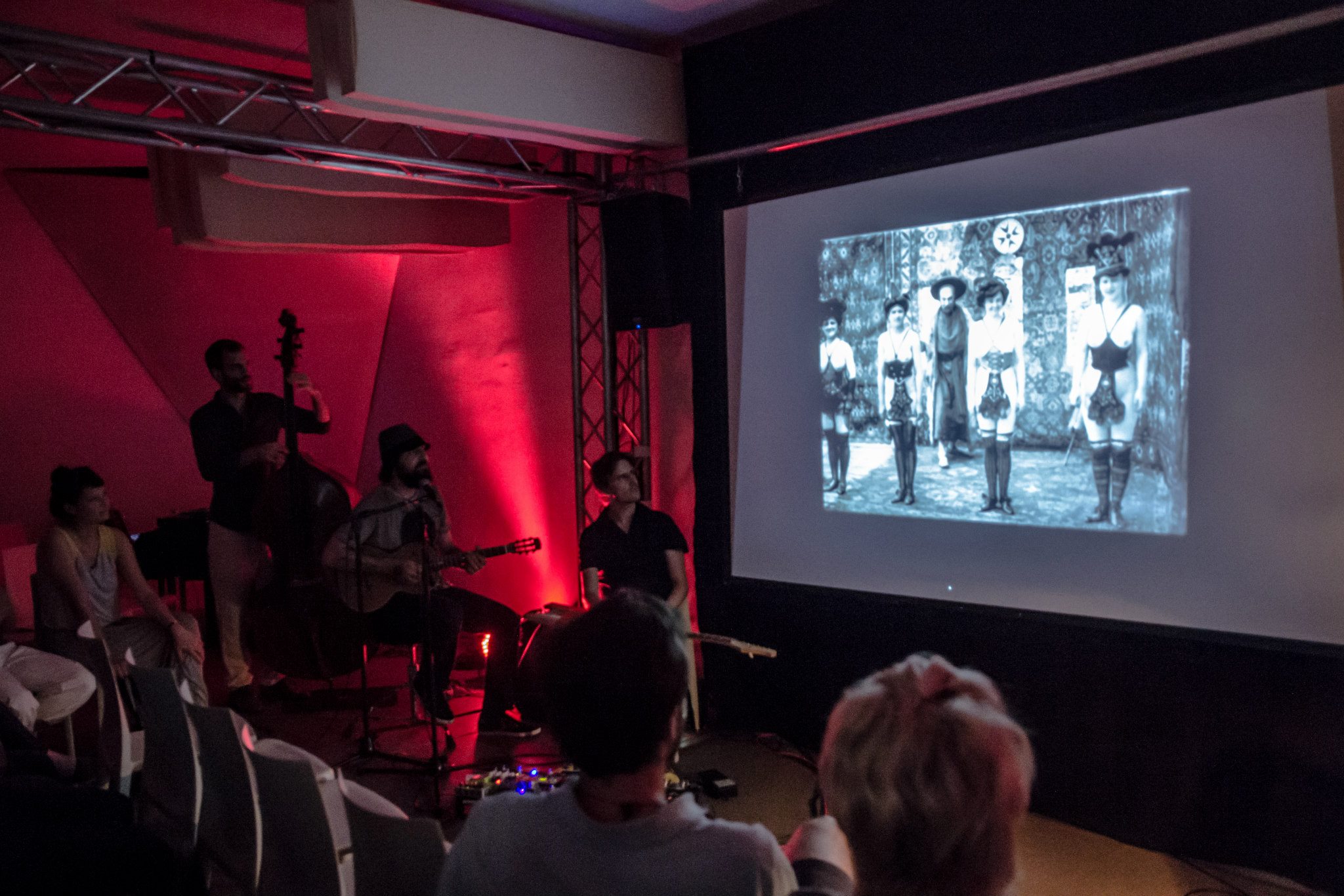 11289083_722670667855644_3621121506284336085_o